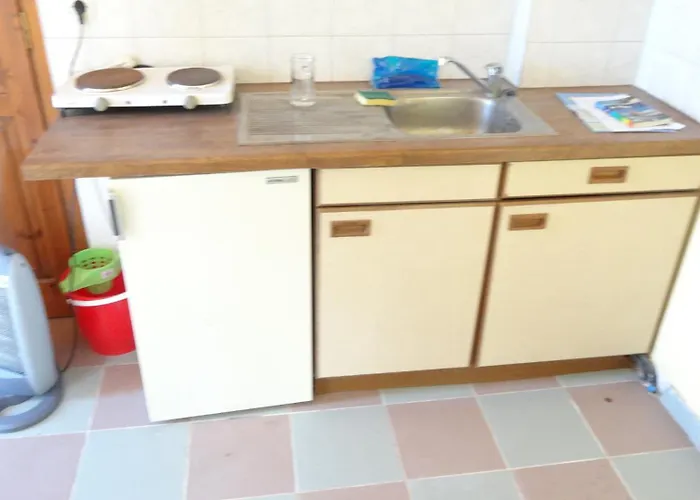 Haus In Privatgrundstueck Bei